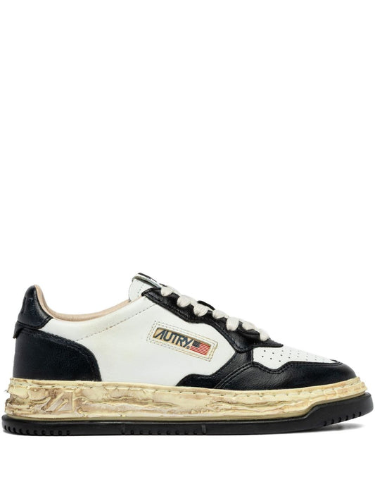 Autry X MAISON MIHARA YASUHIRO Autry X MAISON MIHARA YASUHIRO MEDALIST LOW SUPER VINTAGE SNEAKERS