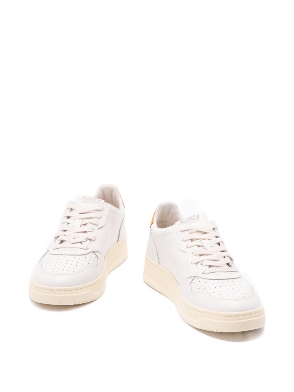 Autry Autry MEDALIST LOW SNEAKERS IN WHITE LEATHER AND PARSIMMON ORANGE