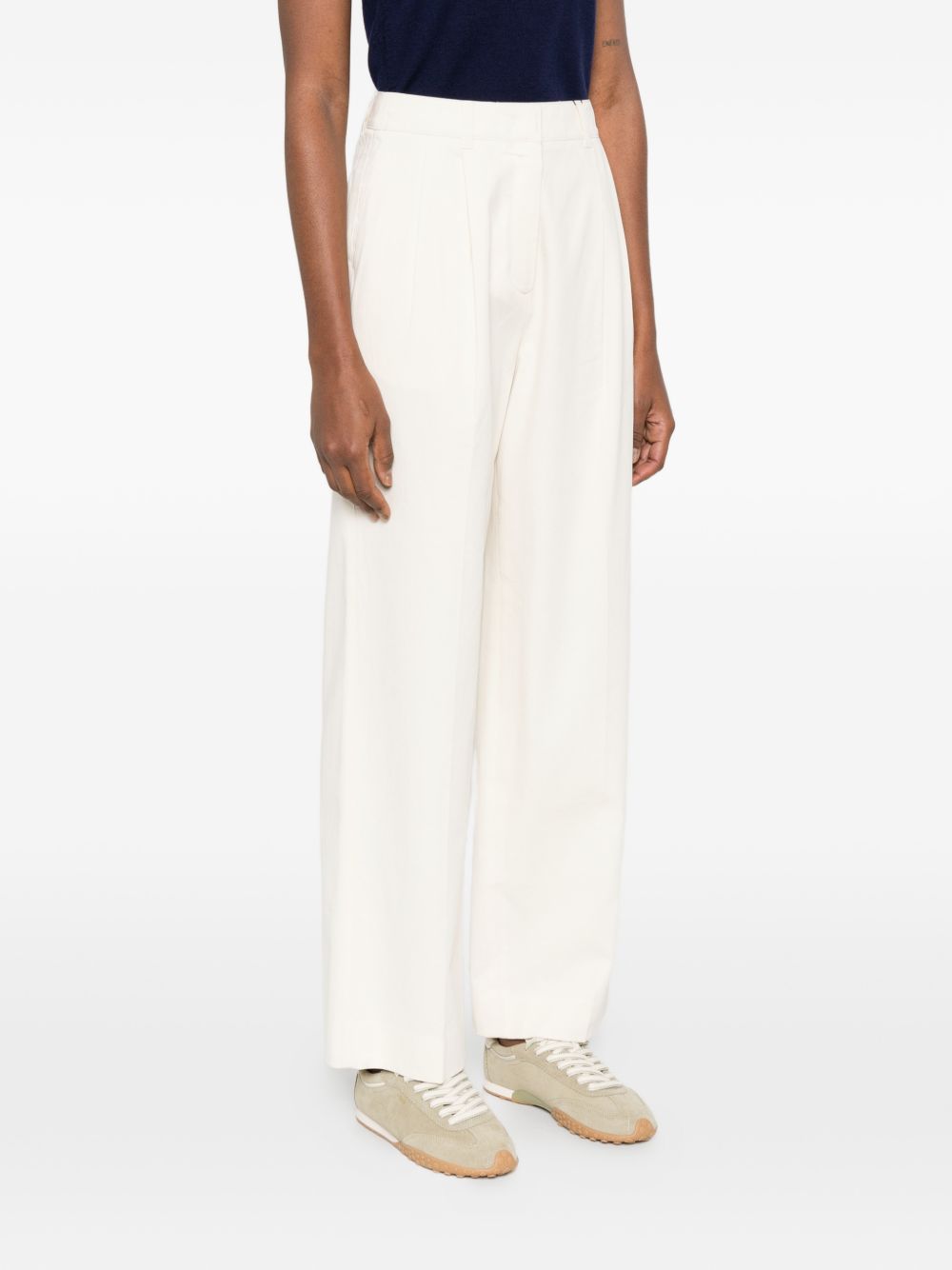 Dunst Dunst Cotton blend chino trousers