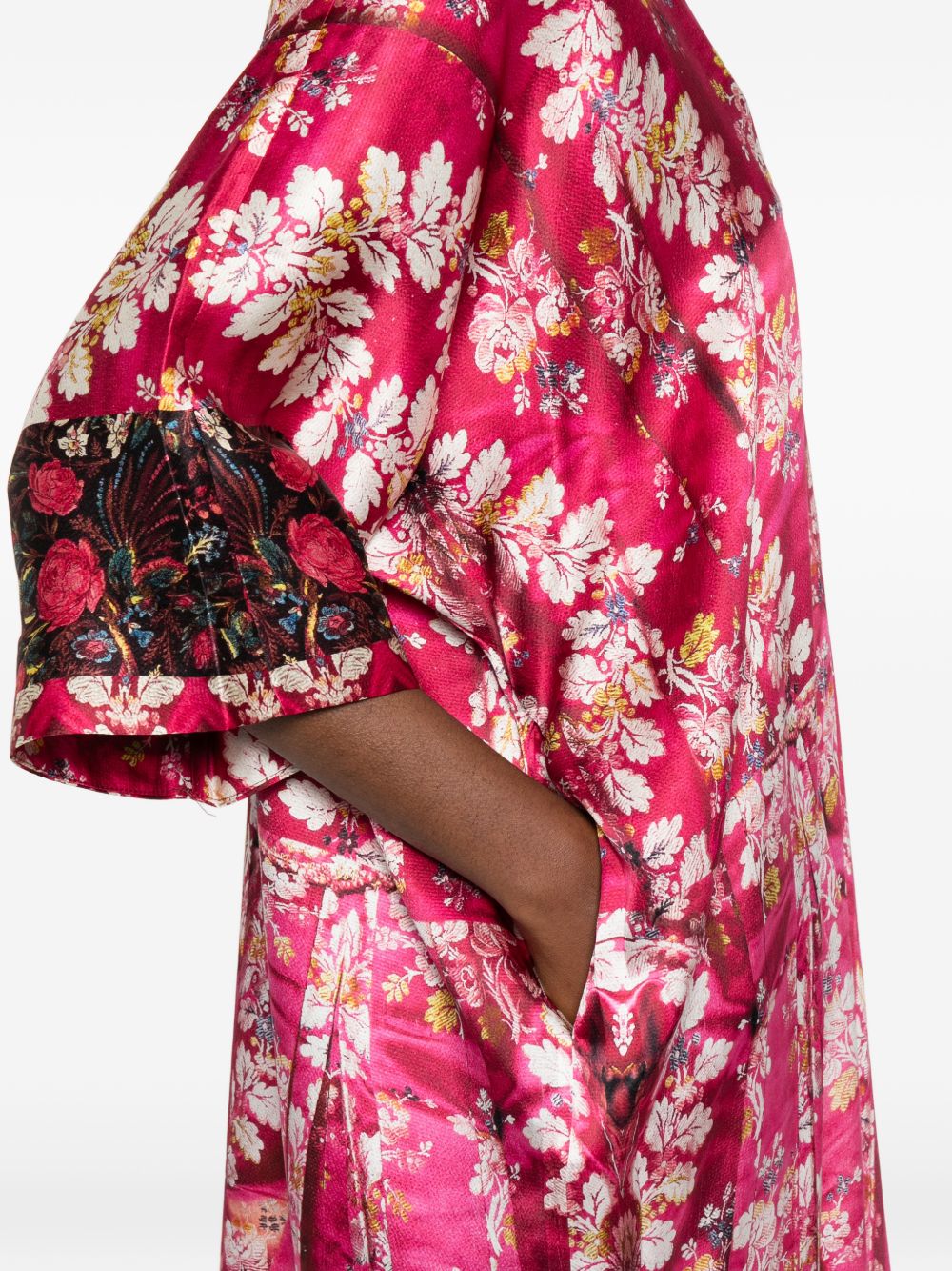 Pierre Louis Mascia Pierre Louis Mascia V-neck, short sleeves, border print Pritned silk dress