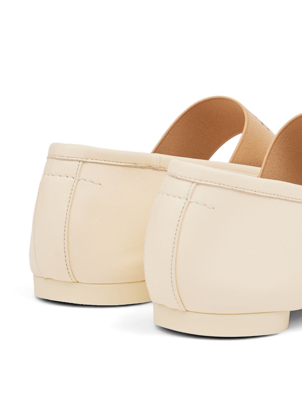 أحذية MM6 Maison Margiela المسطحة