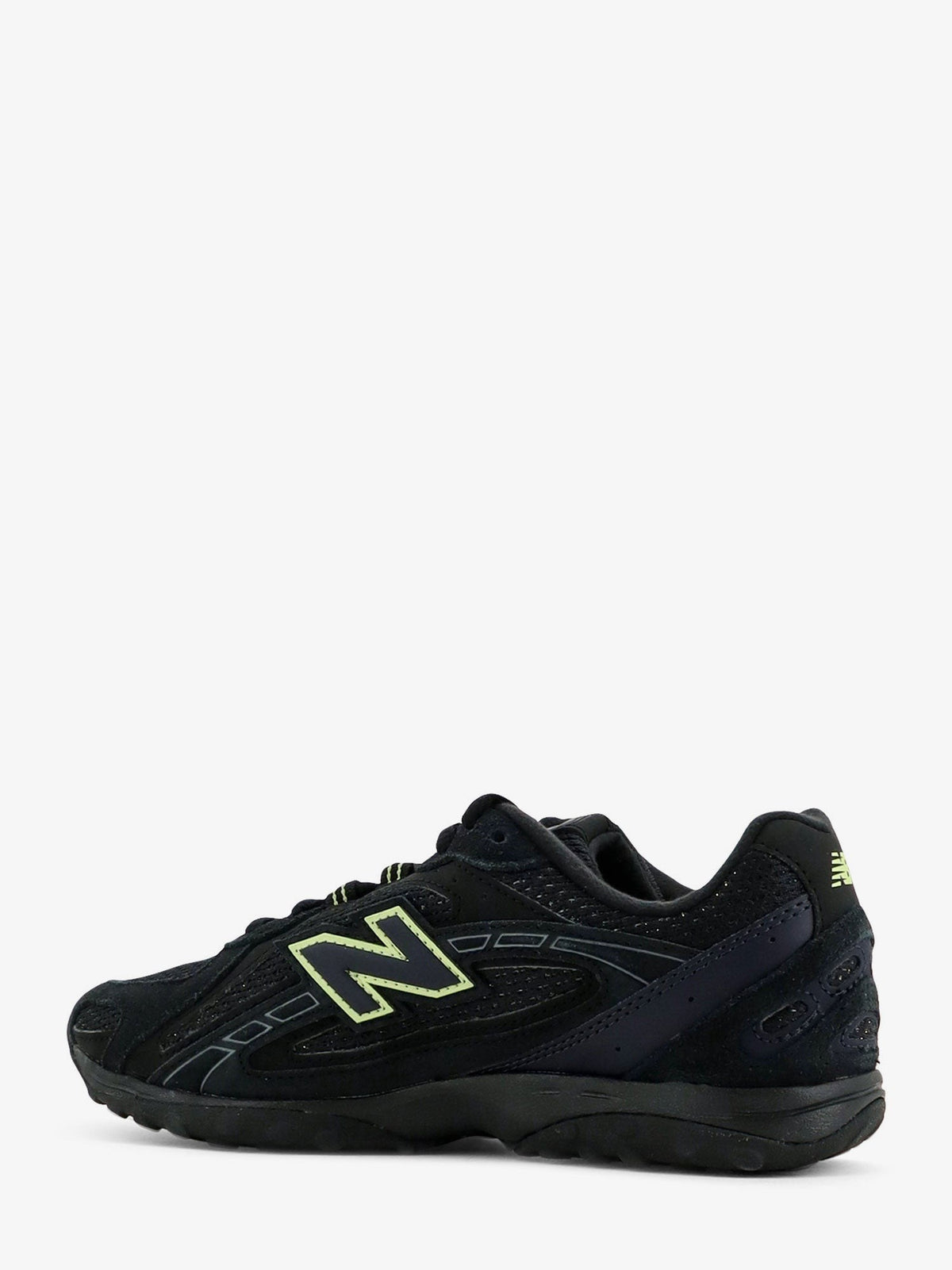 204 L mesh and suede sneakers