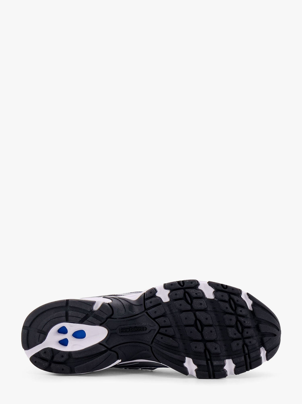 740 mesh sneakers with iconic contrasting side logo