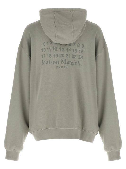 سويتشيرت بهودي MM6 بشعار Maison Margiela الرقمي