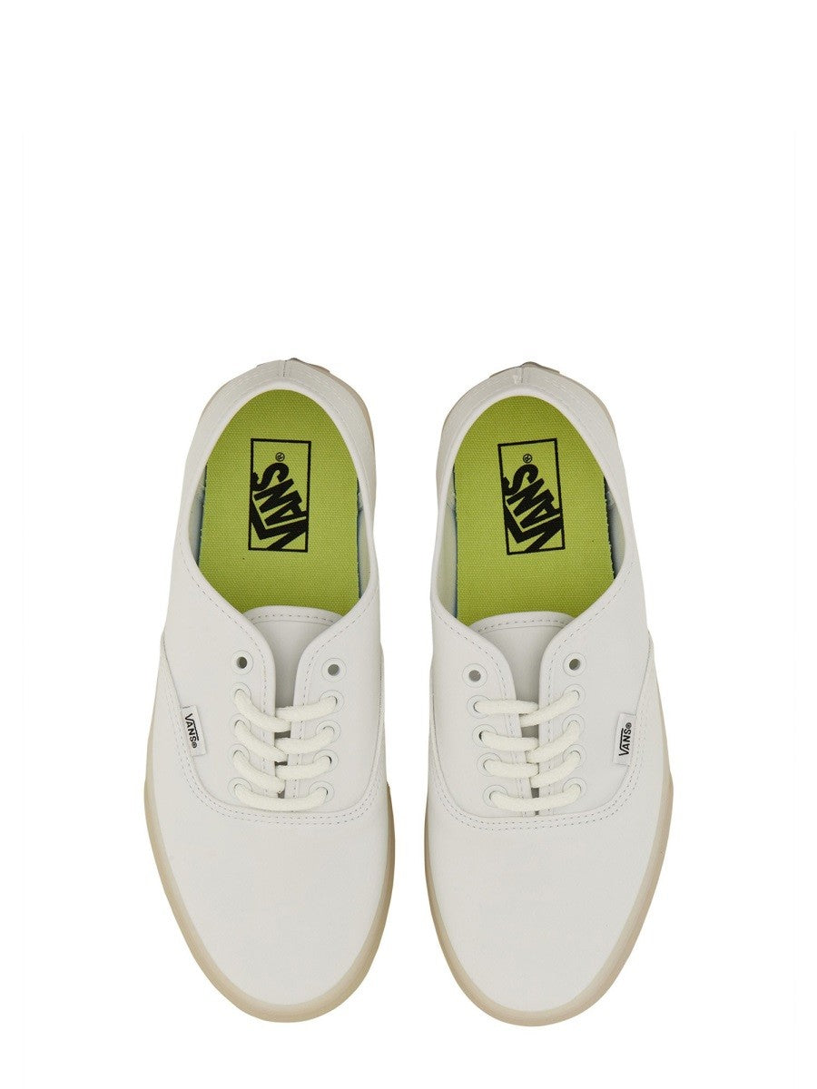 AUTHENTIC SNEAKER