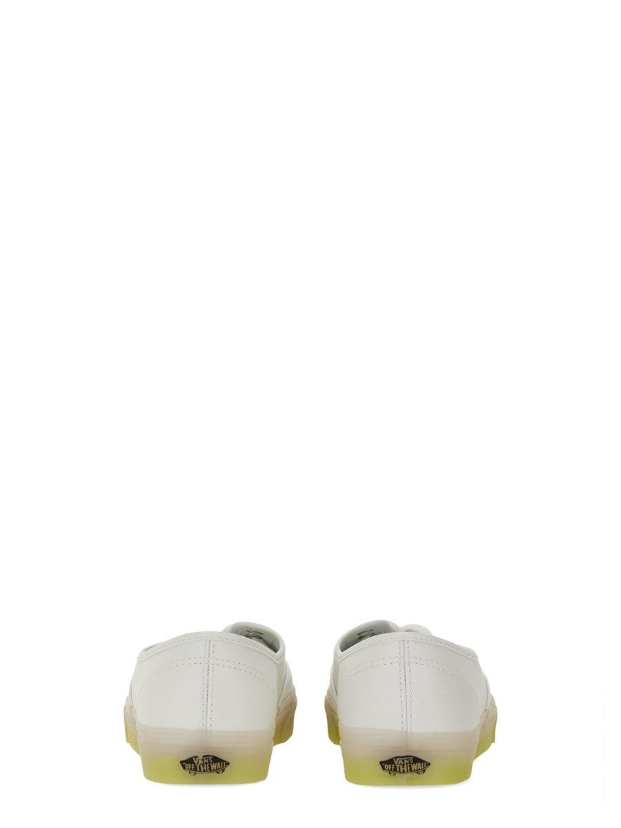 AUTHENTIC SNEAKER