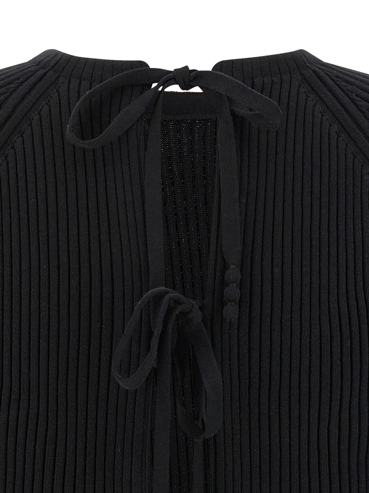 Back closure sweater