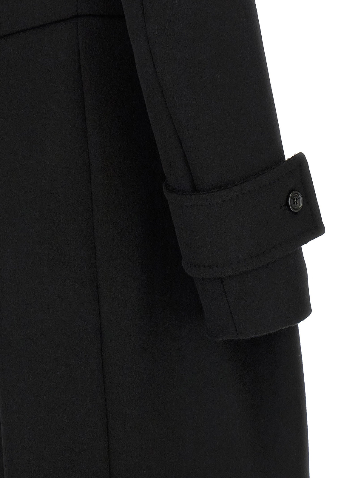 'Beati1234' coat