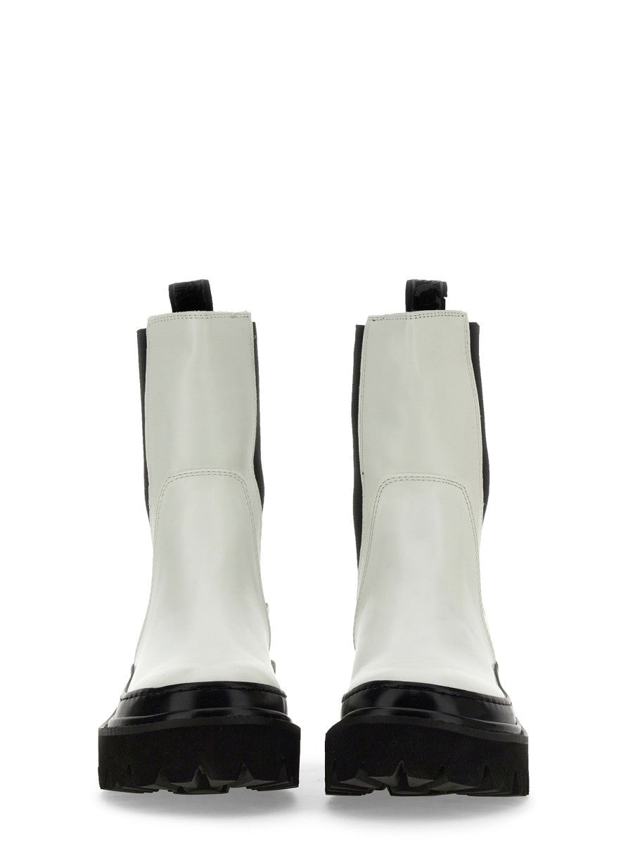 BEATLE BOOT