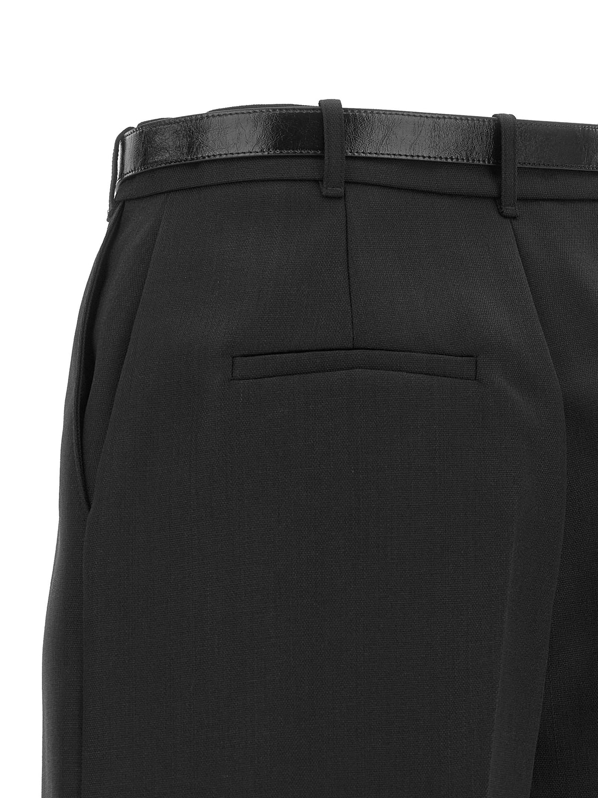 Belted wool shorts