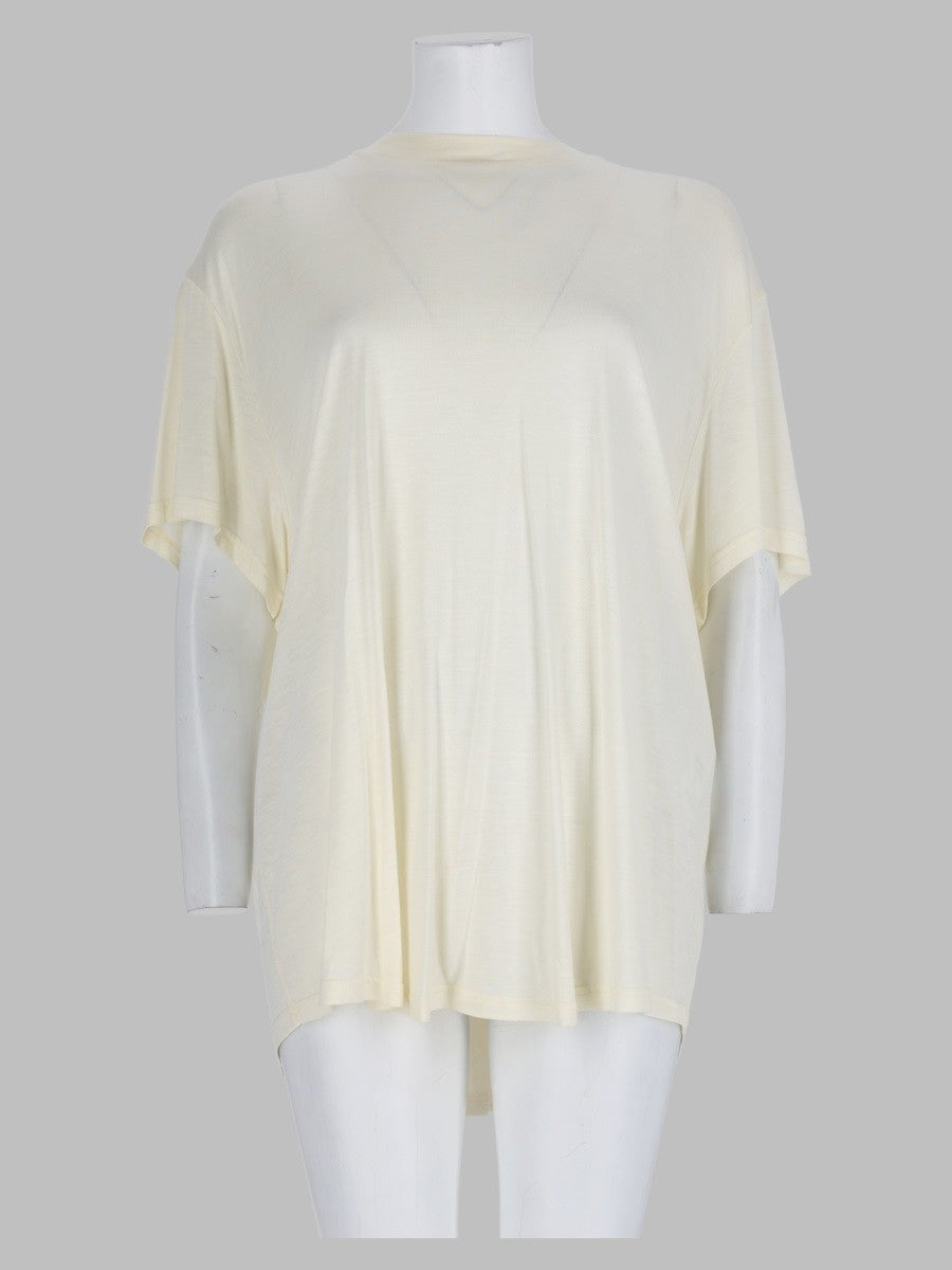 buttons t-shirt