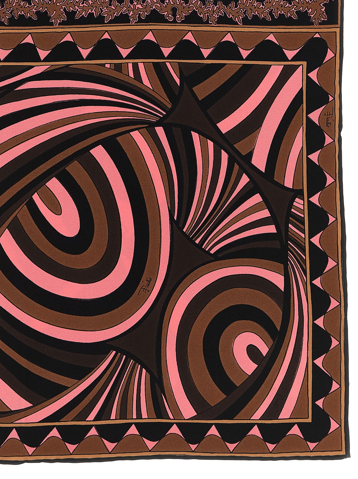 Carré mix of prints