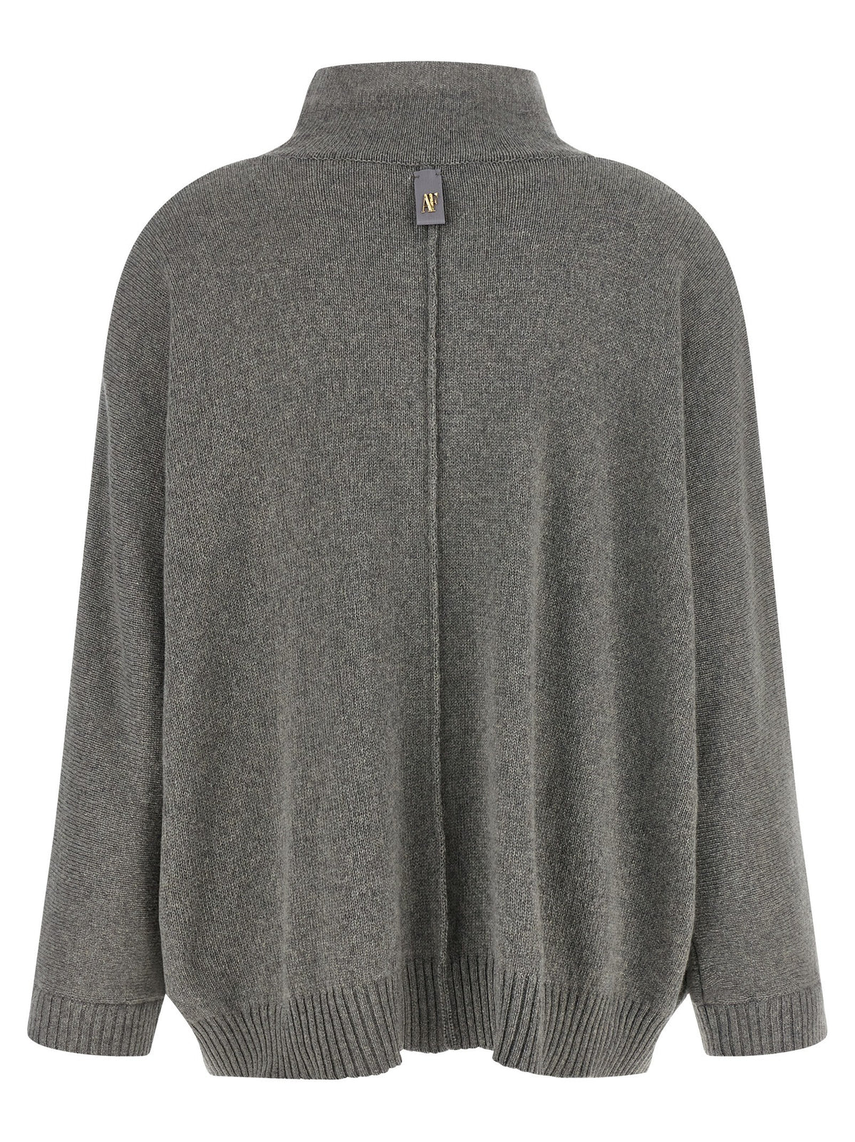 Central stitching sweater