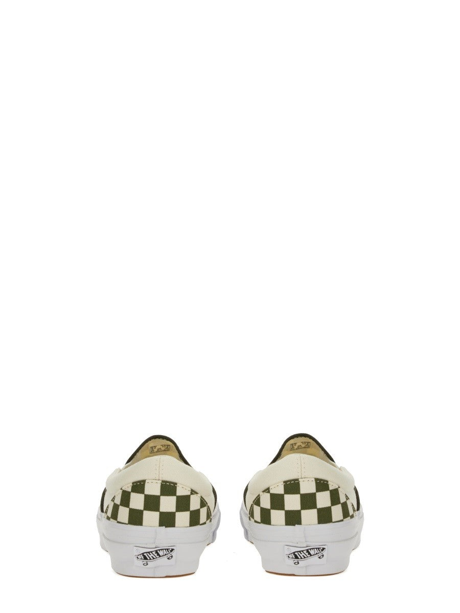 "CLASSIC SLIP-ON 98" SNEAKER