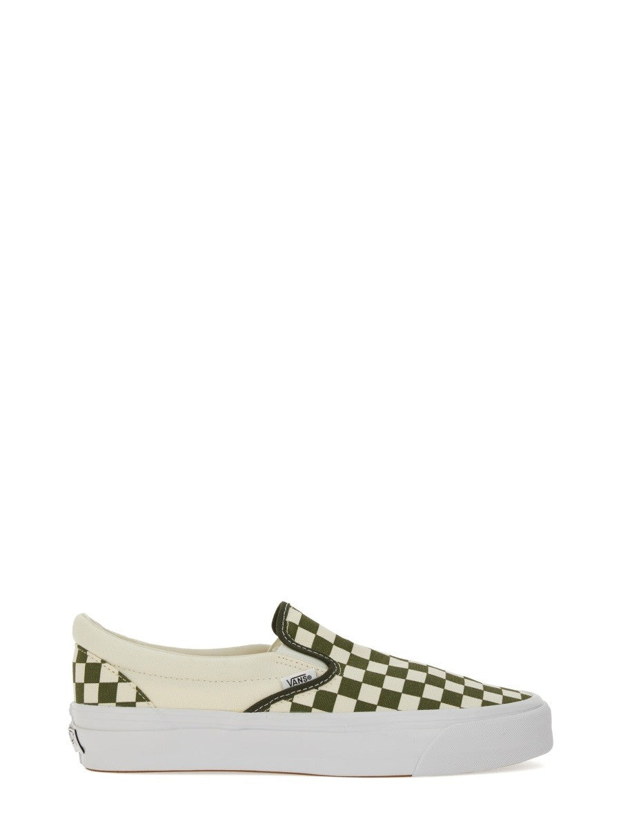 "CLASSIC SLIP-ON 98" SNEAKER