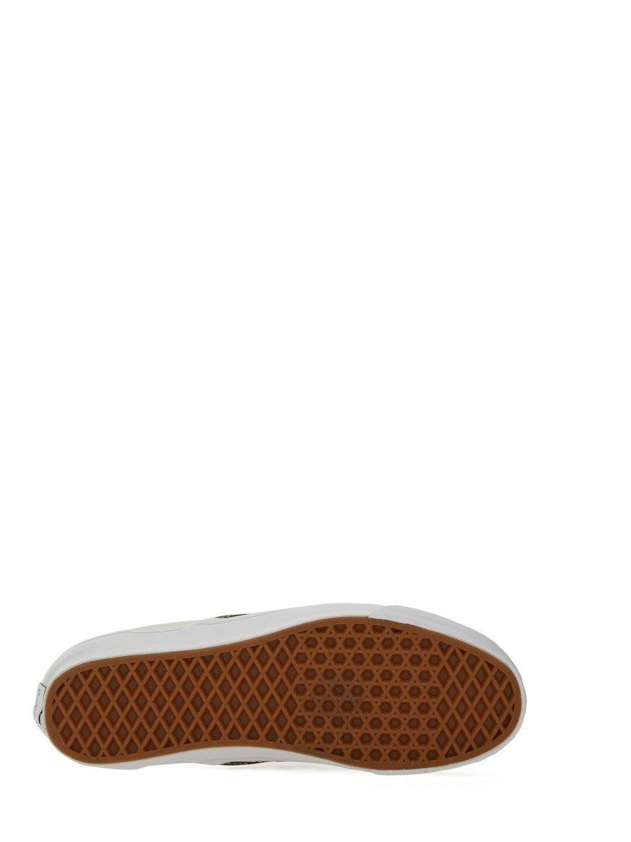 "CLASSIC SLIP-ON 98" SNEAKER