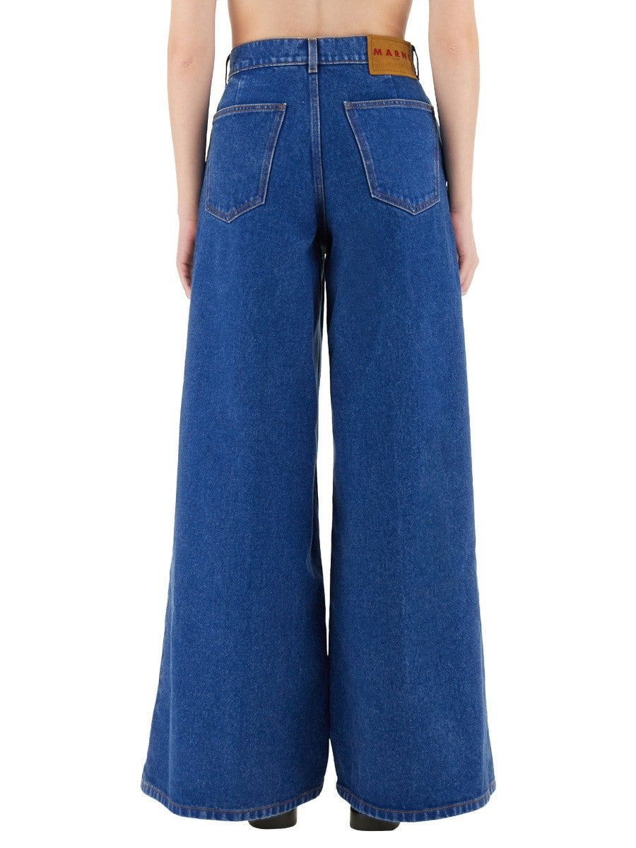 جينز دنيم واسع الساقين