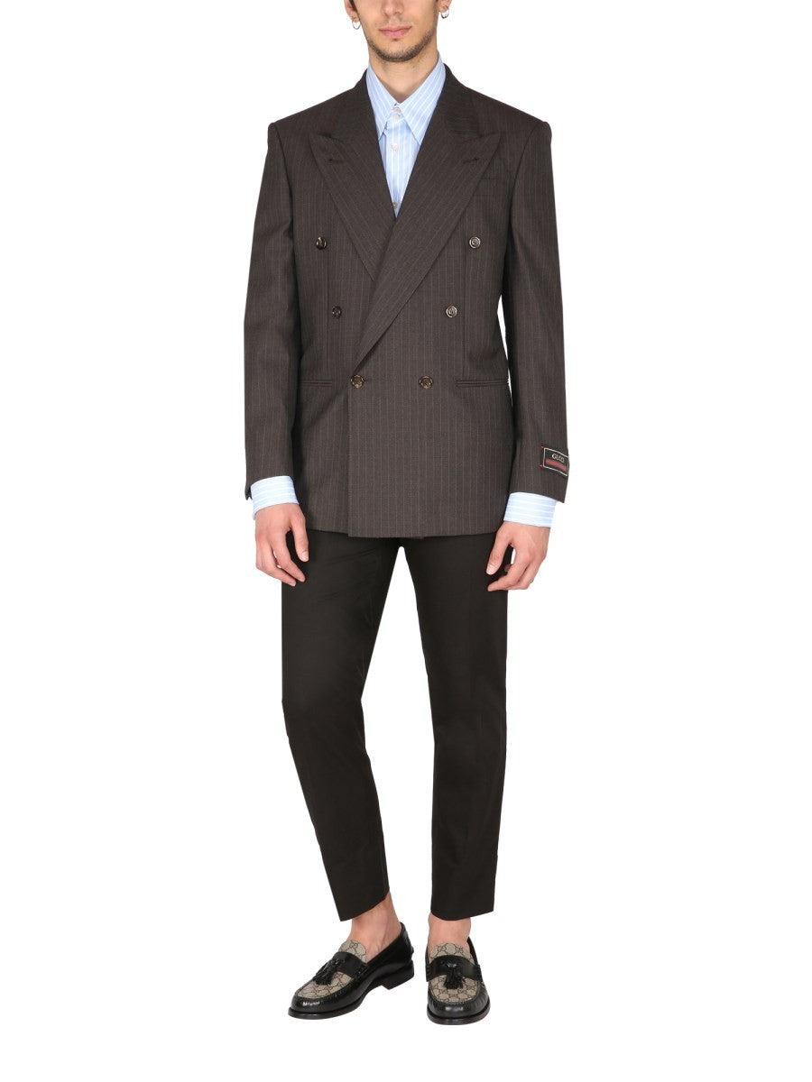 سترة بأزرار مزدوجة