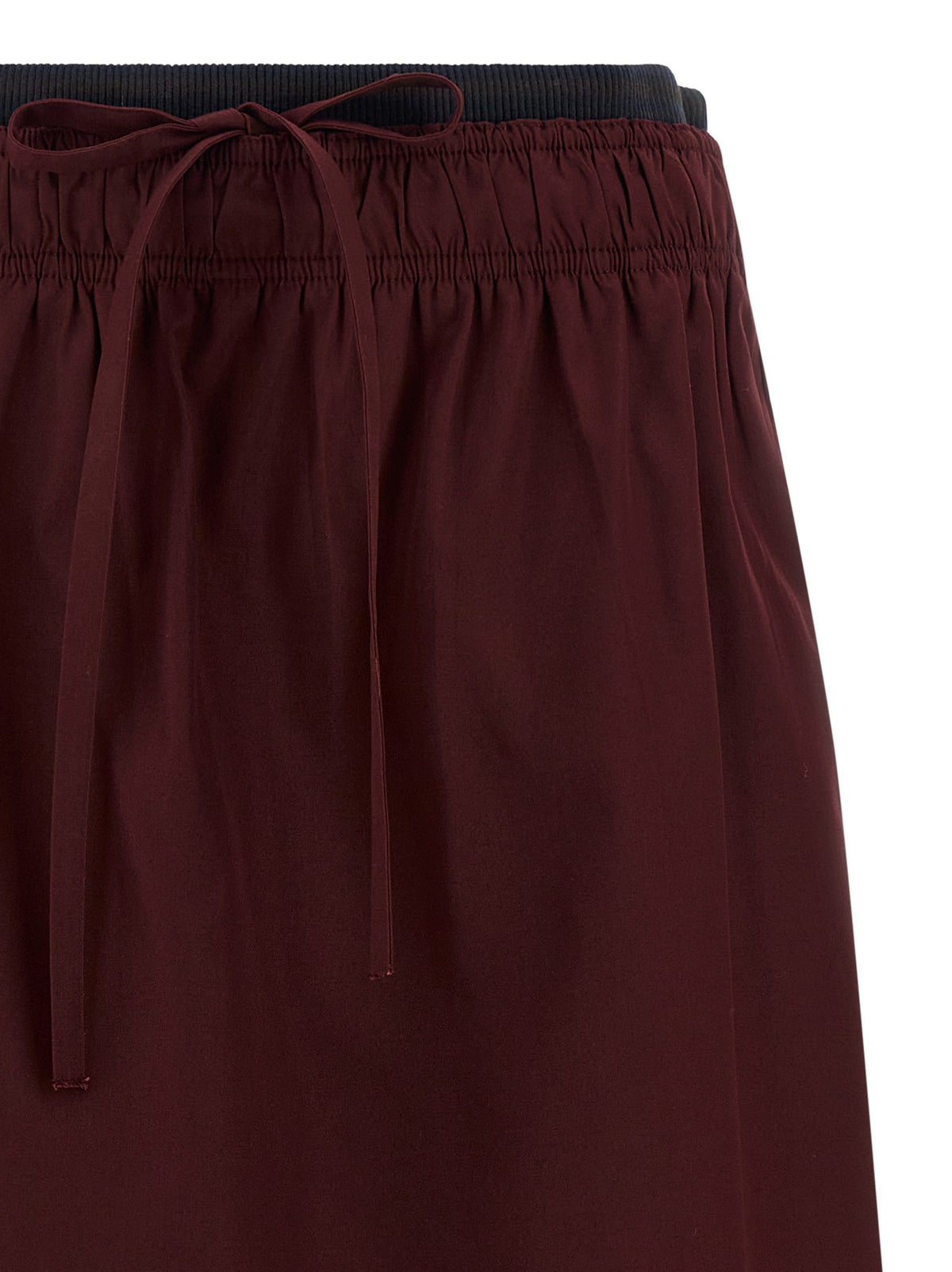 Double layer elastic skirt
