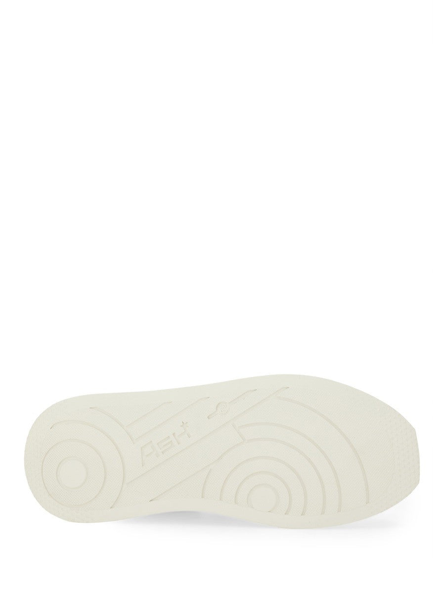"ICONIC" SNEAKER