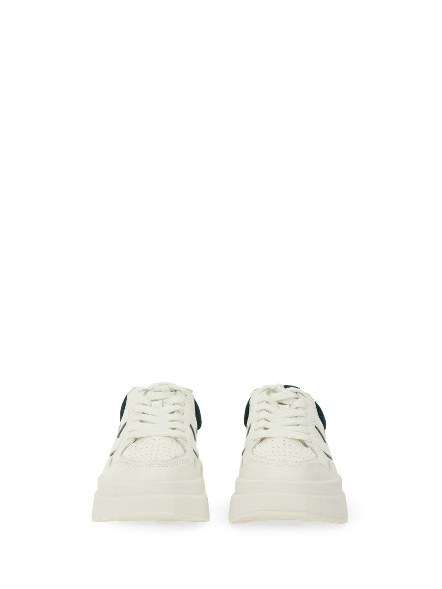 "ICONIC" SNEAKER