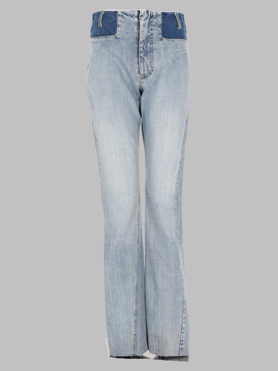jeans con dettagli a contrasto