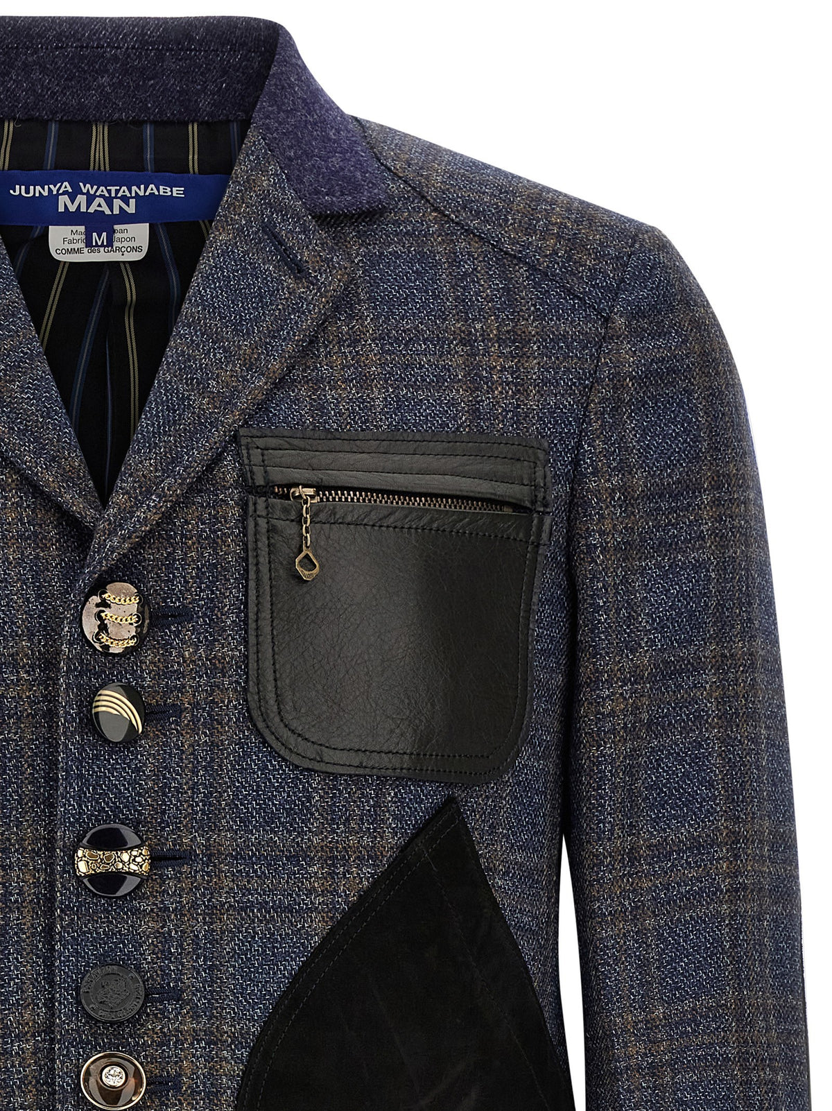 Jewel buttons blazer