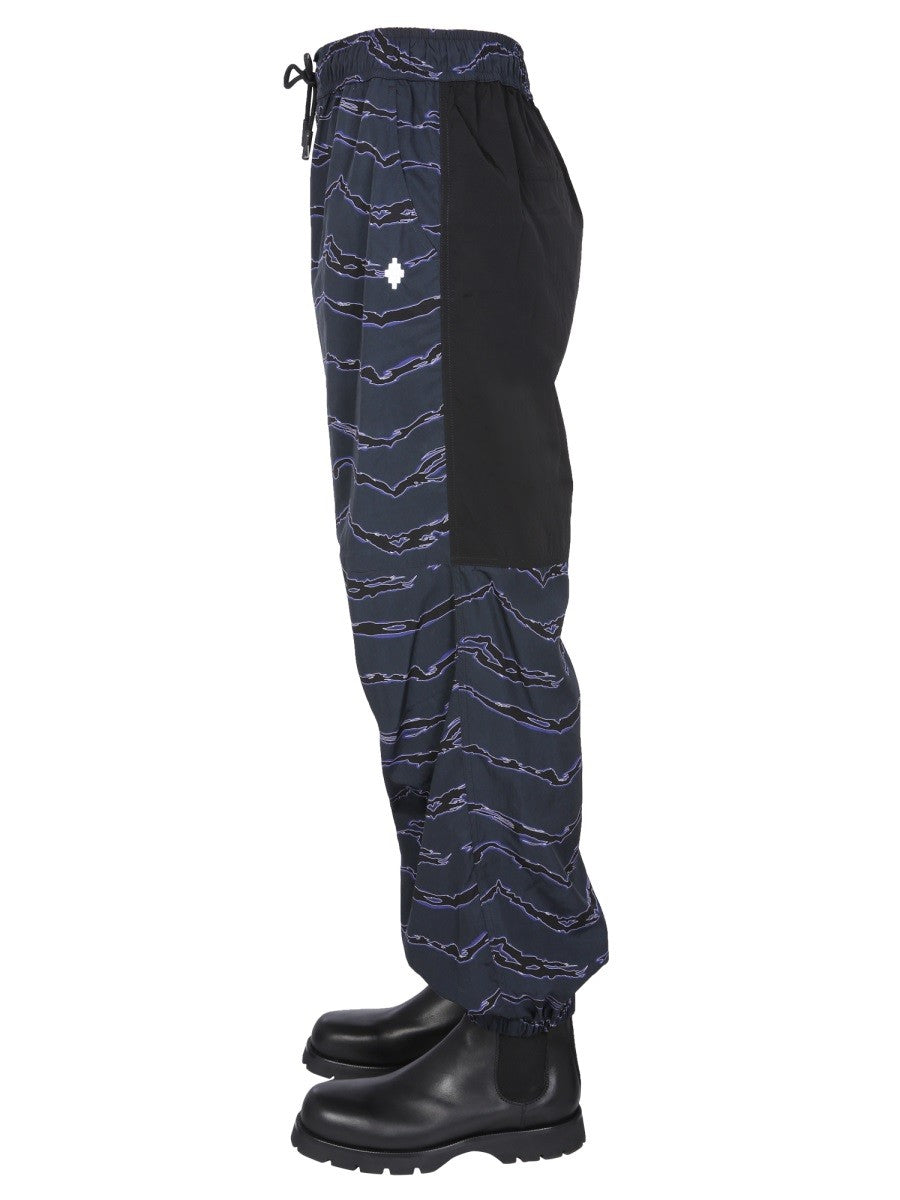 JOGGING PANTS WITH CAMOU PRINT