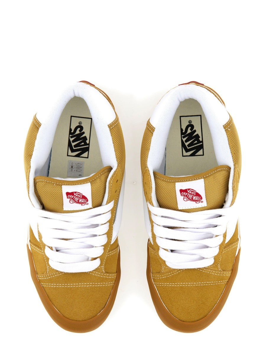حذاء رياضي "KNU MID"