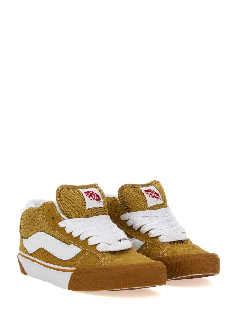 حذاء رياضي "KNU MID"