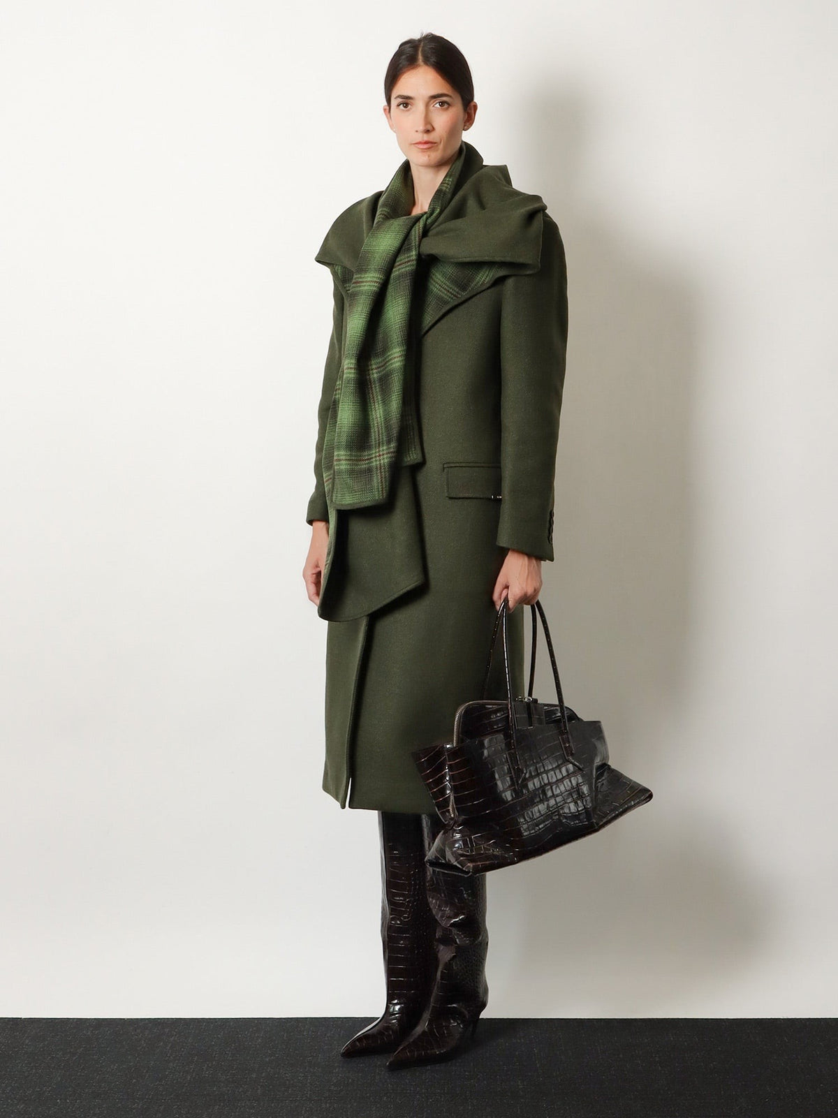La Passeggiata Medium croc-effect leather shoulder bag
