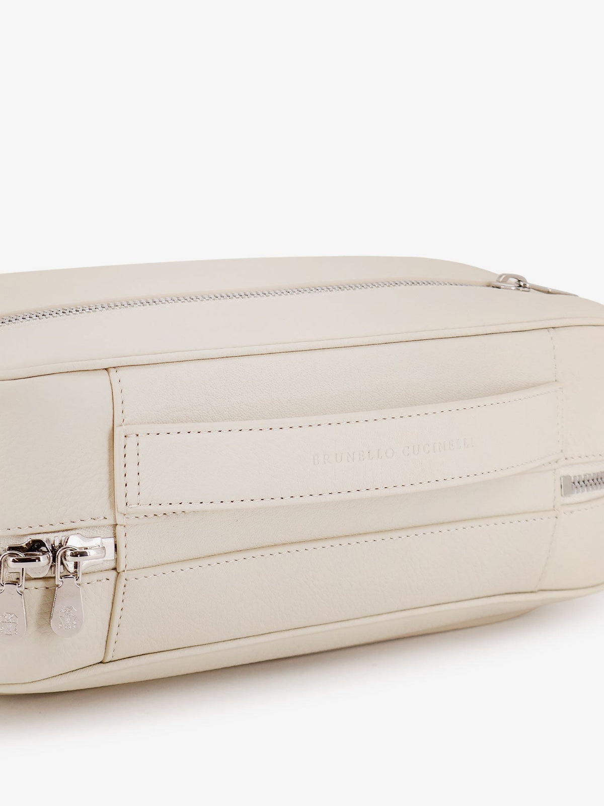 Leather beauty case with metal logo detail