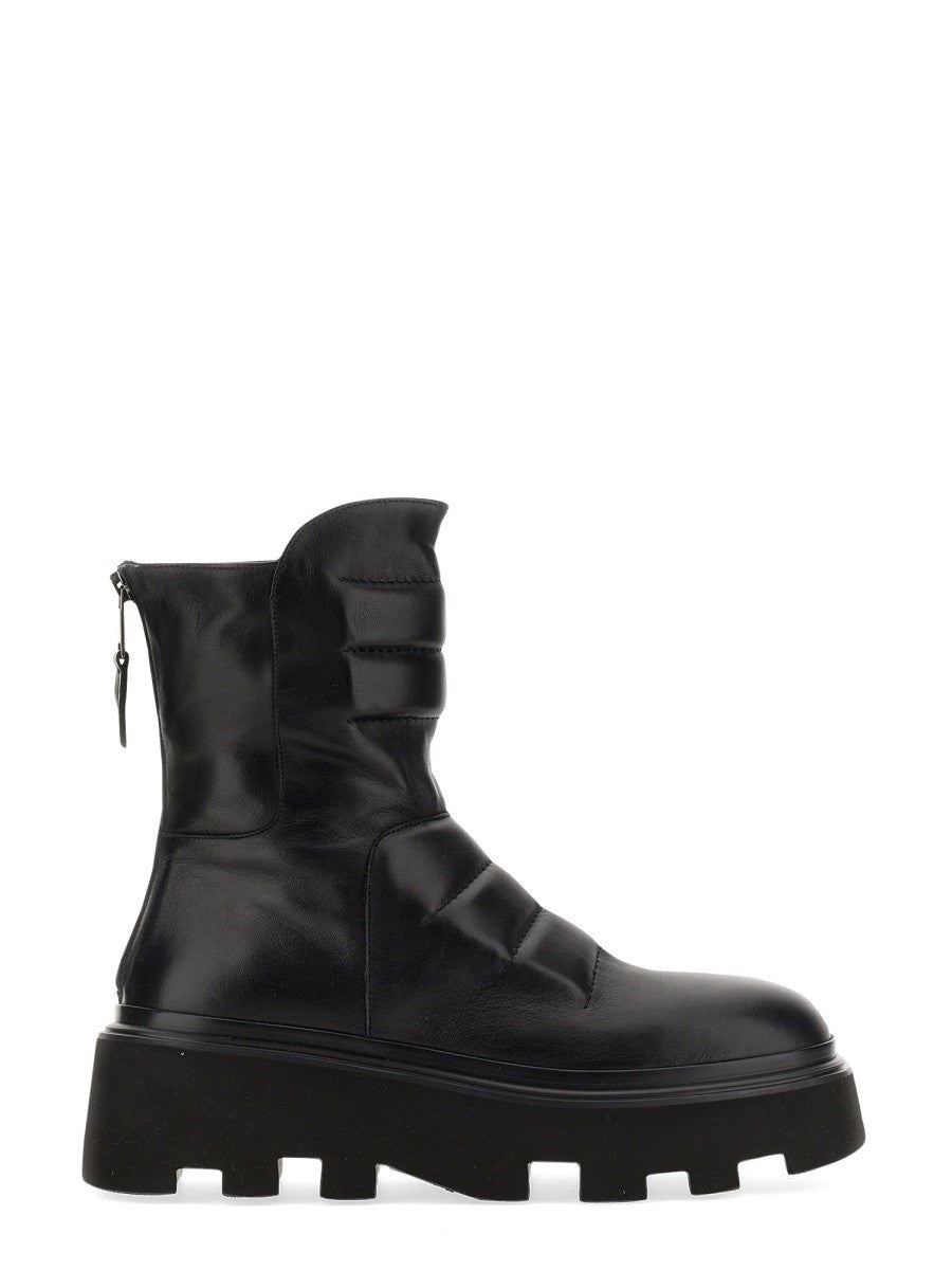LEATHER BOOT
