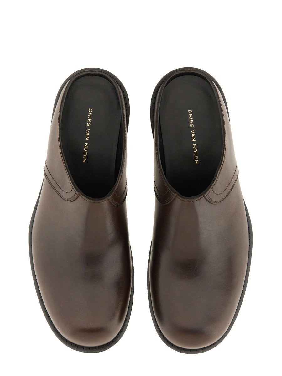 LEATHER CLOGS