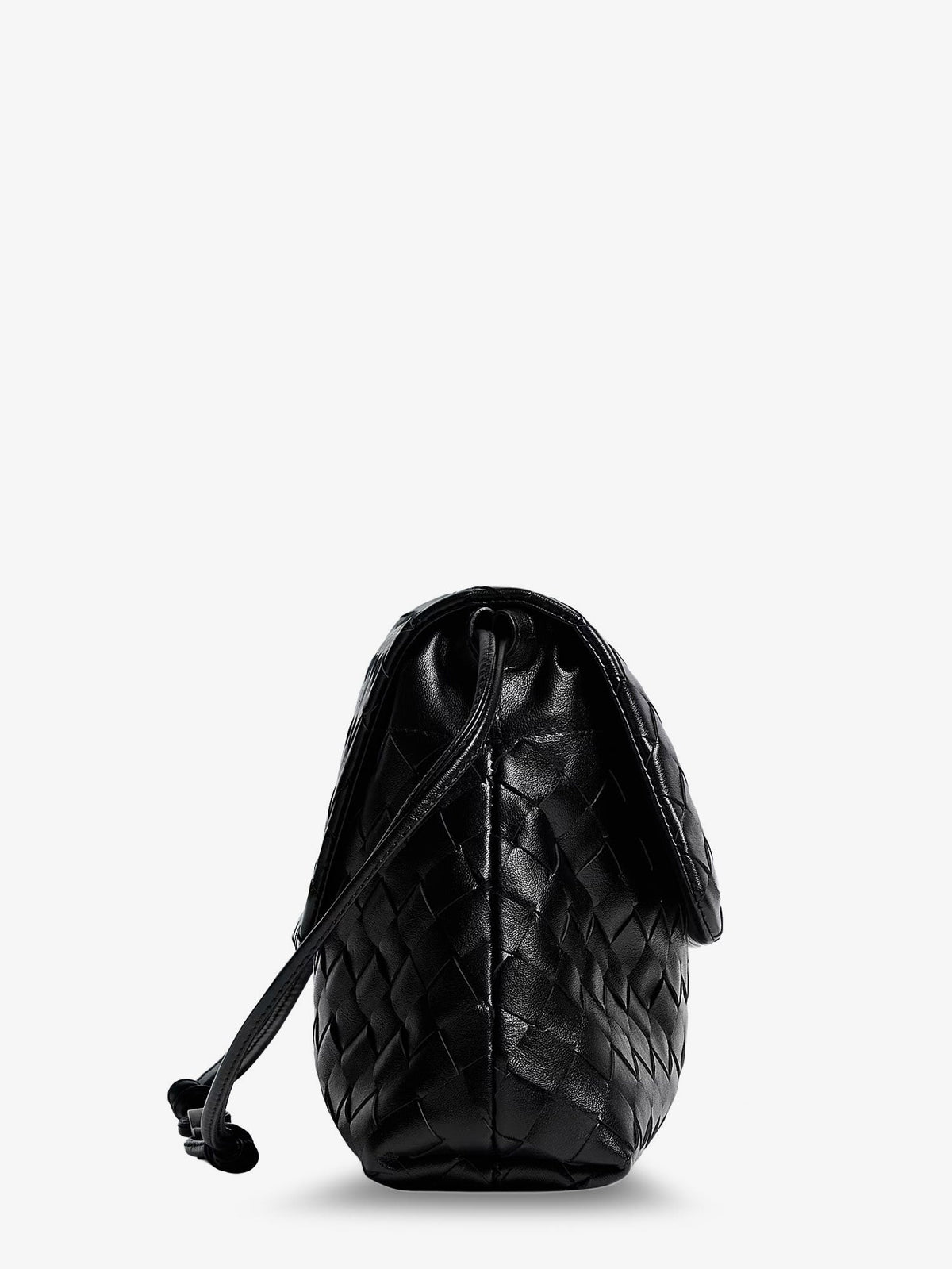 Leather shoulder bag with Intrecciato pattern
