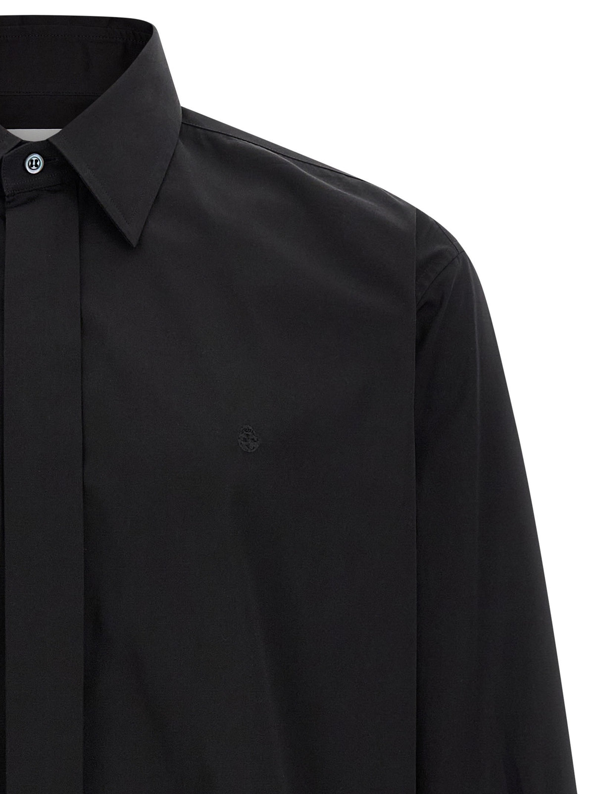 Logo embroidery shirt