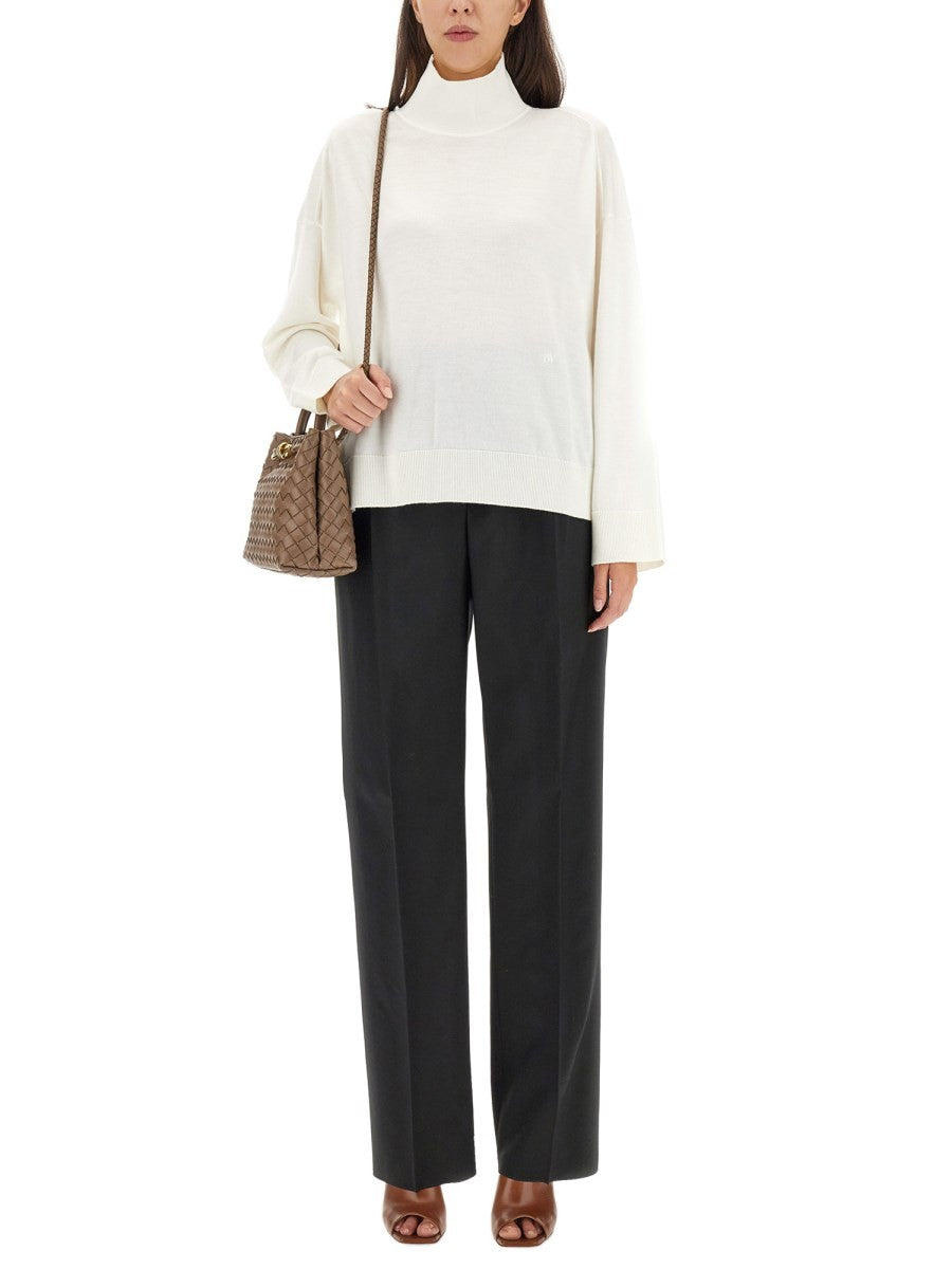 LOOSE-FITTING PANTS