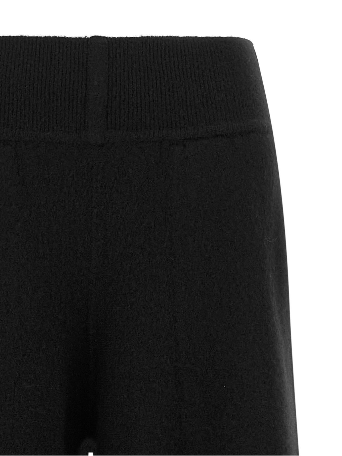 'Loose' pants