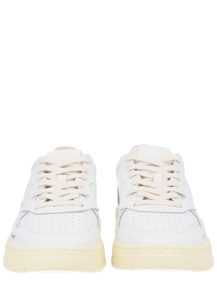 "MEDALIST LOW" SNEAKER