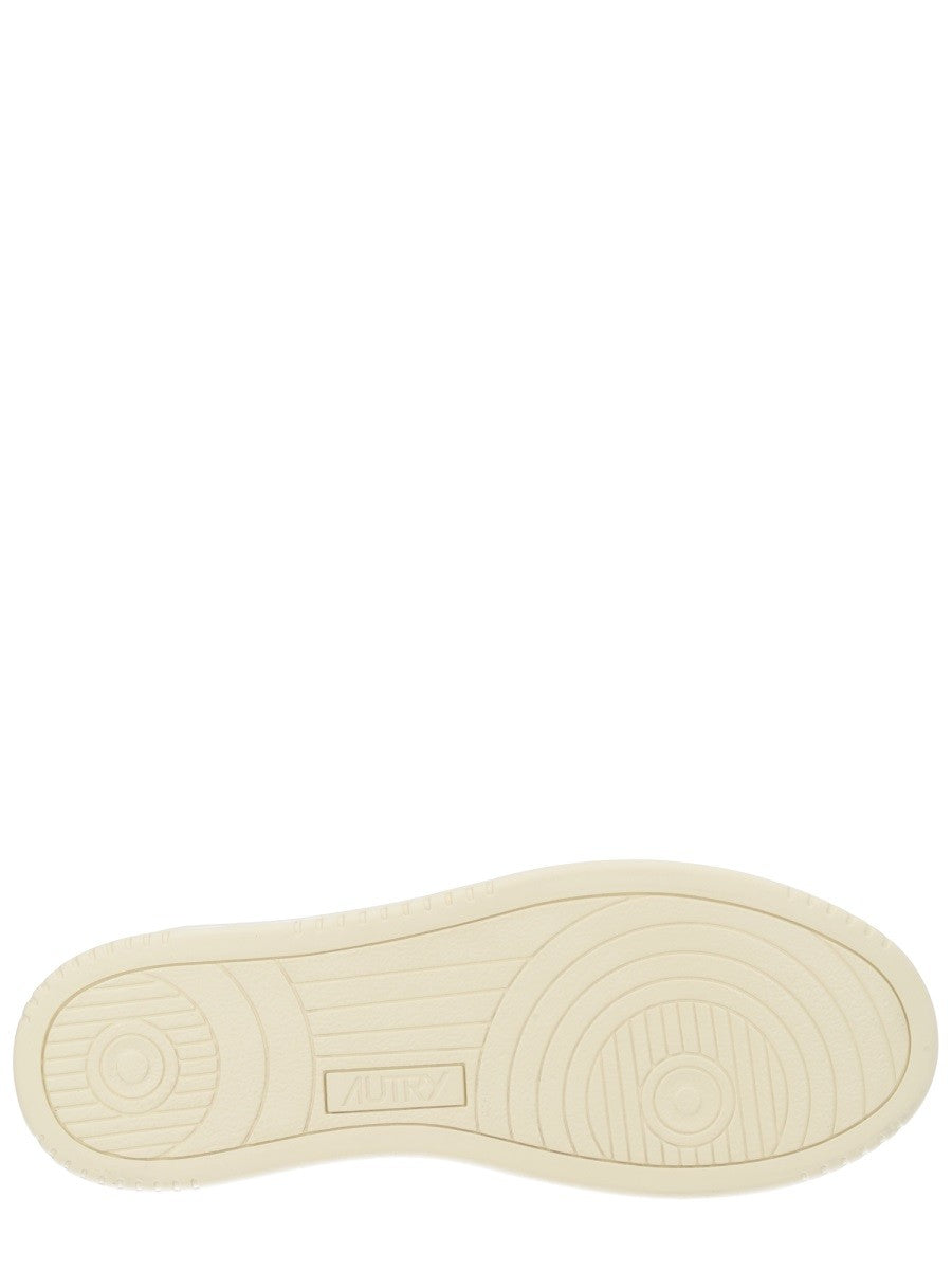 "MEDALIST LOW" SNEAKER