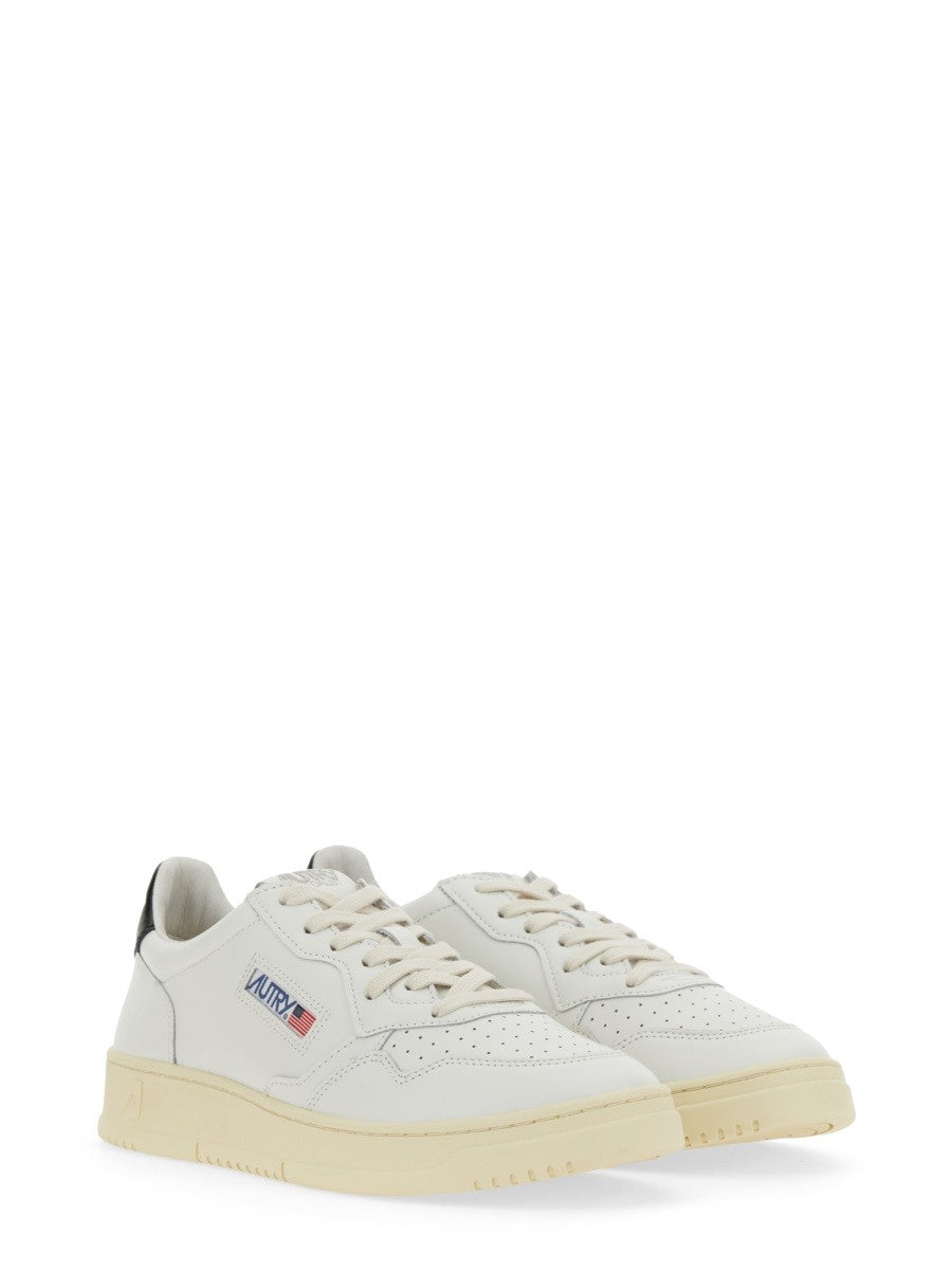 SNEAKER "MEDALIST LOW"