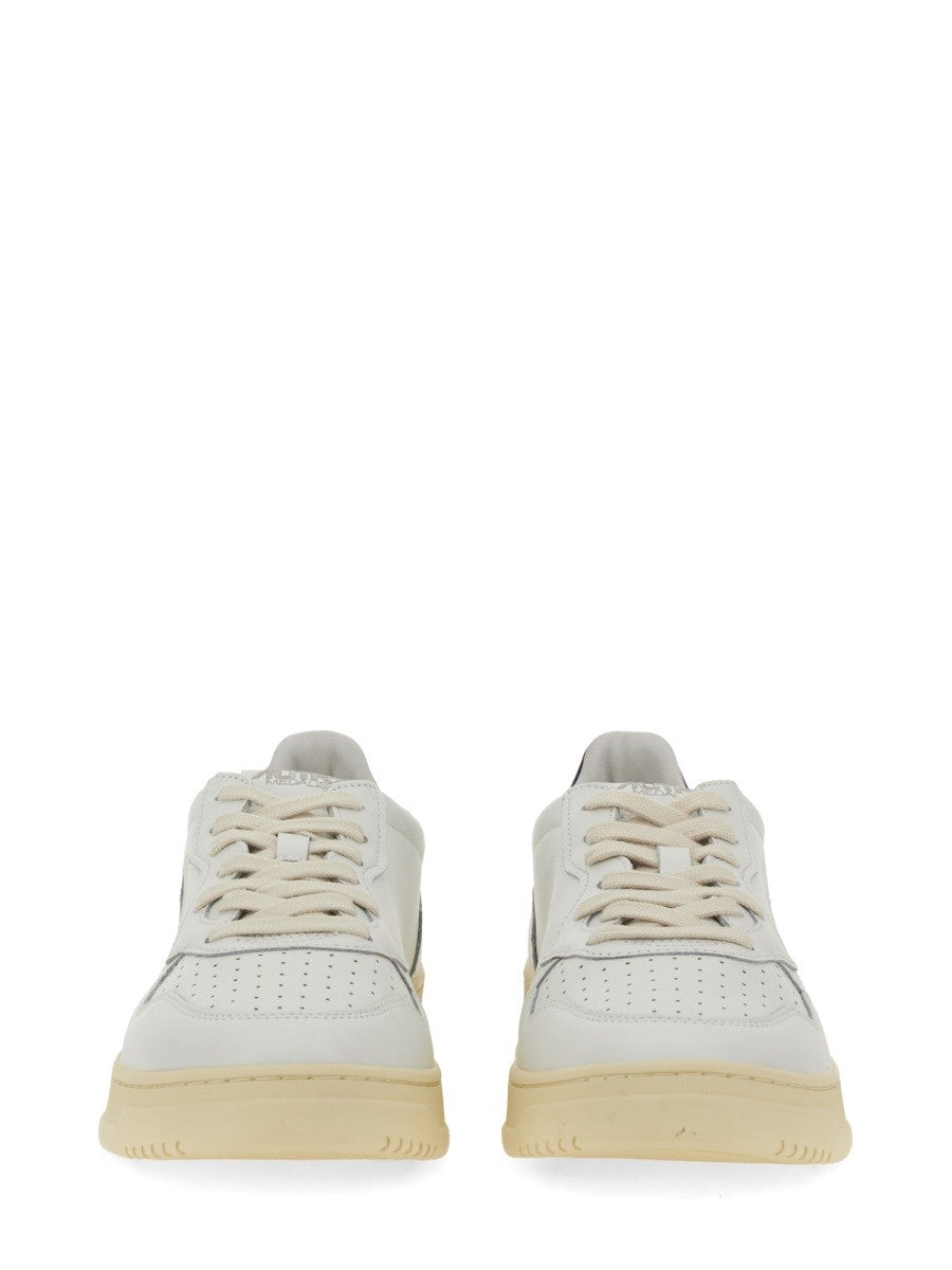 SNEAKER "MEDALIST LOW"