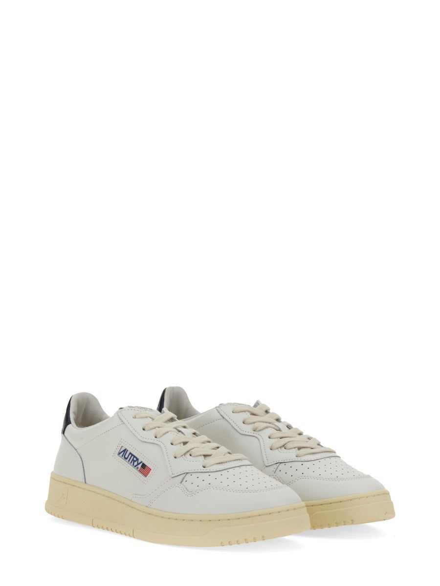 SNEAKER "MEDALIST LOW"