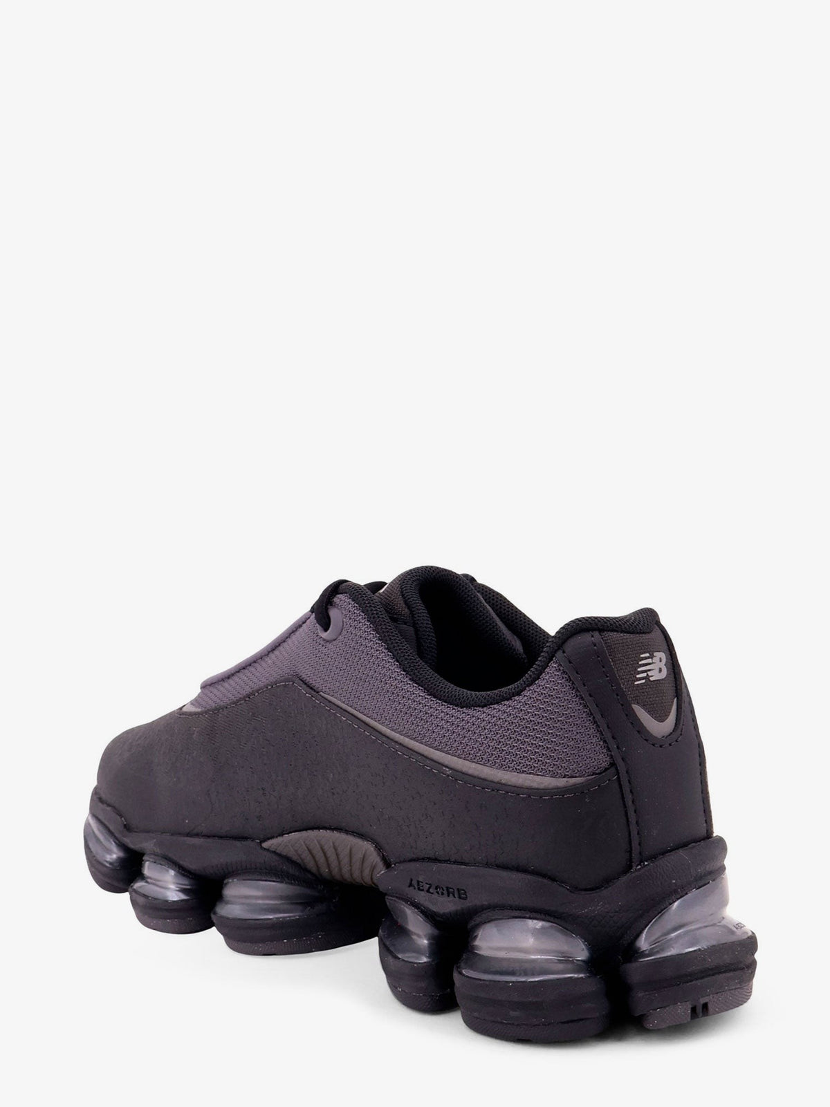 Mesh sneakers with contrasting logo