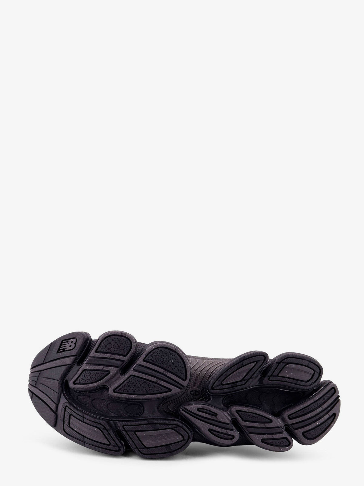 Mesh sneakers with contrasting logo