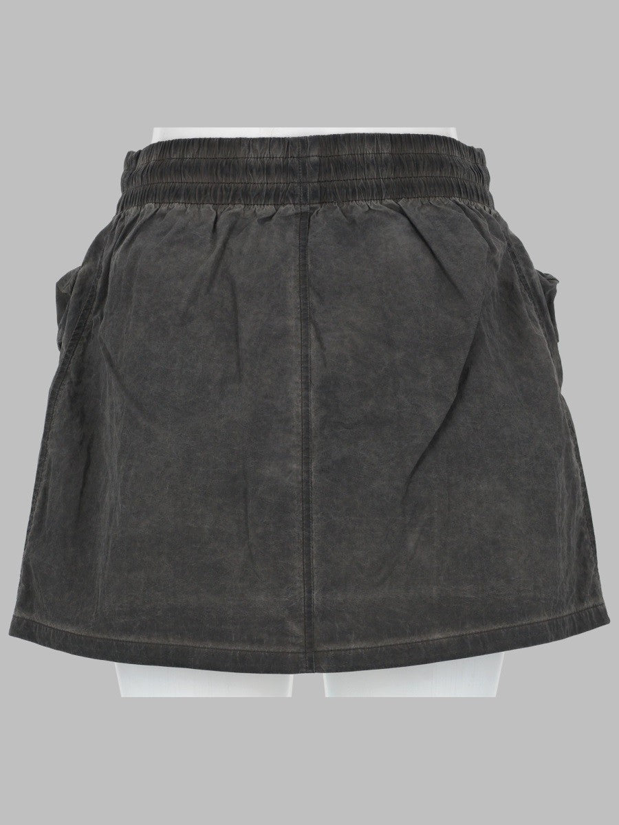 MINIGONNA IN NYLON CON MAXI TASCHE