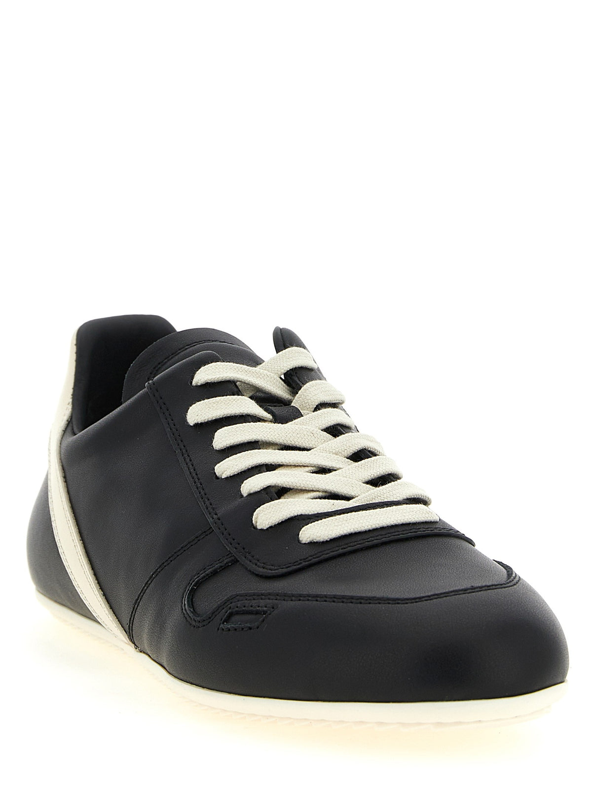 'Minimal Sneaks' sneakers