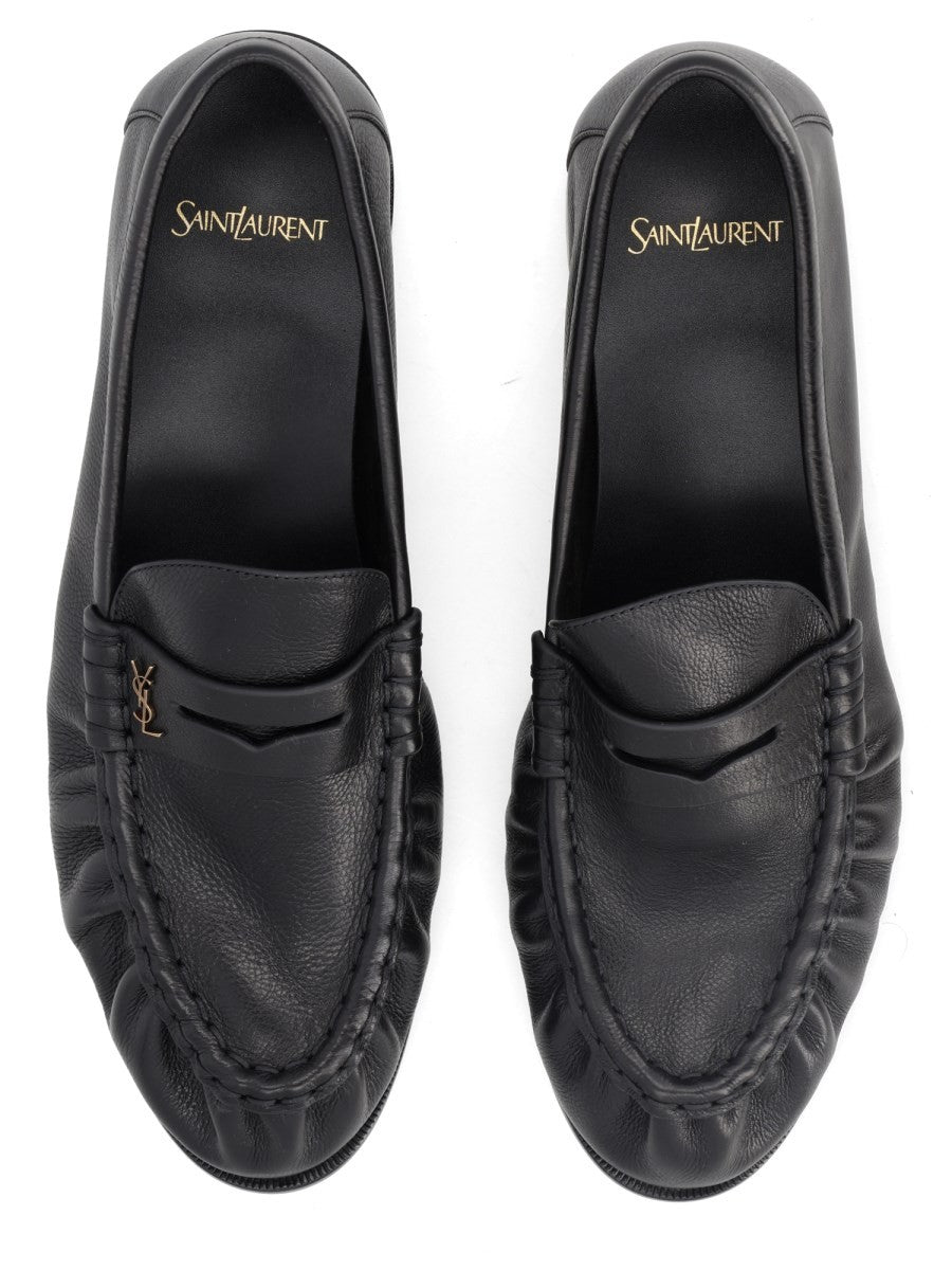 حذاء "لو لوفير" (Le Loafer)
