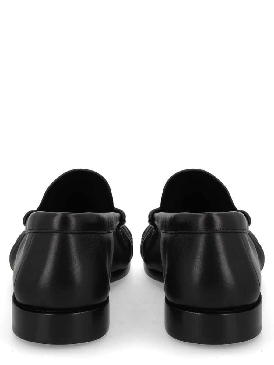 حذاء "لو لوفير" (Le Loafer)
