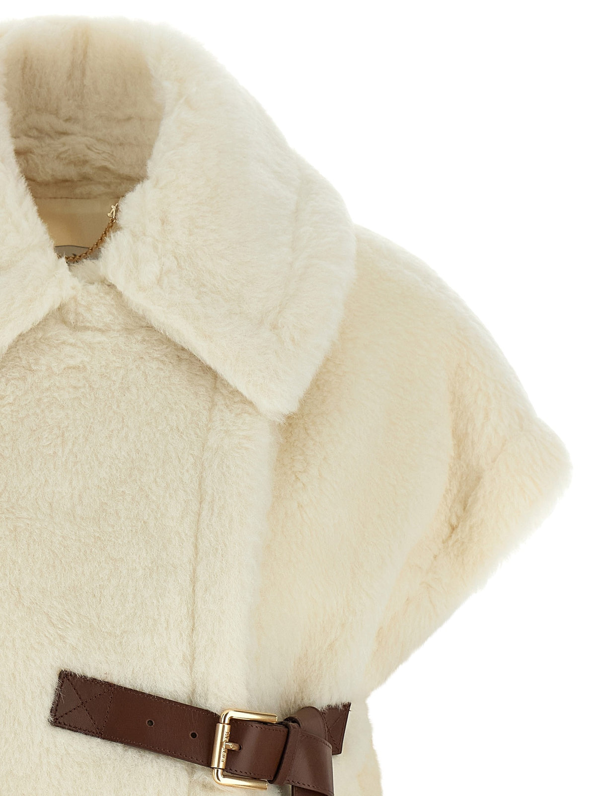'New Abavo' cape